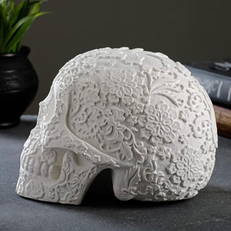 Гипсовый резной череп, 13 см